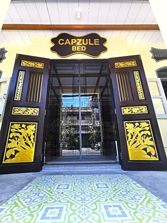 Capzule Bed Phuket Hostel Buitenkant foto
